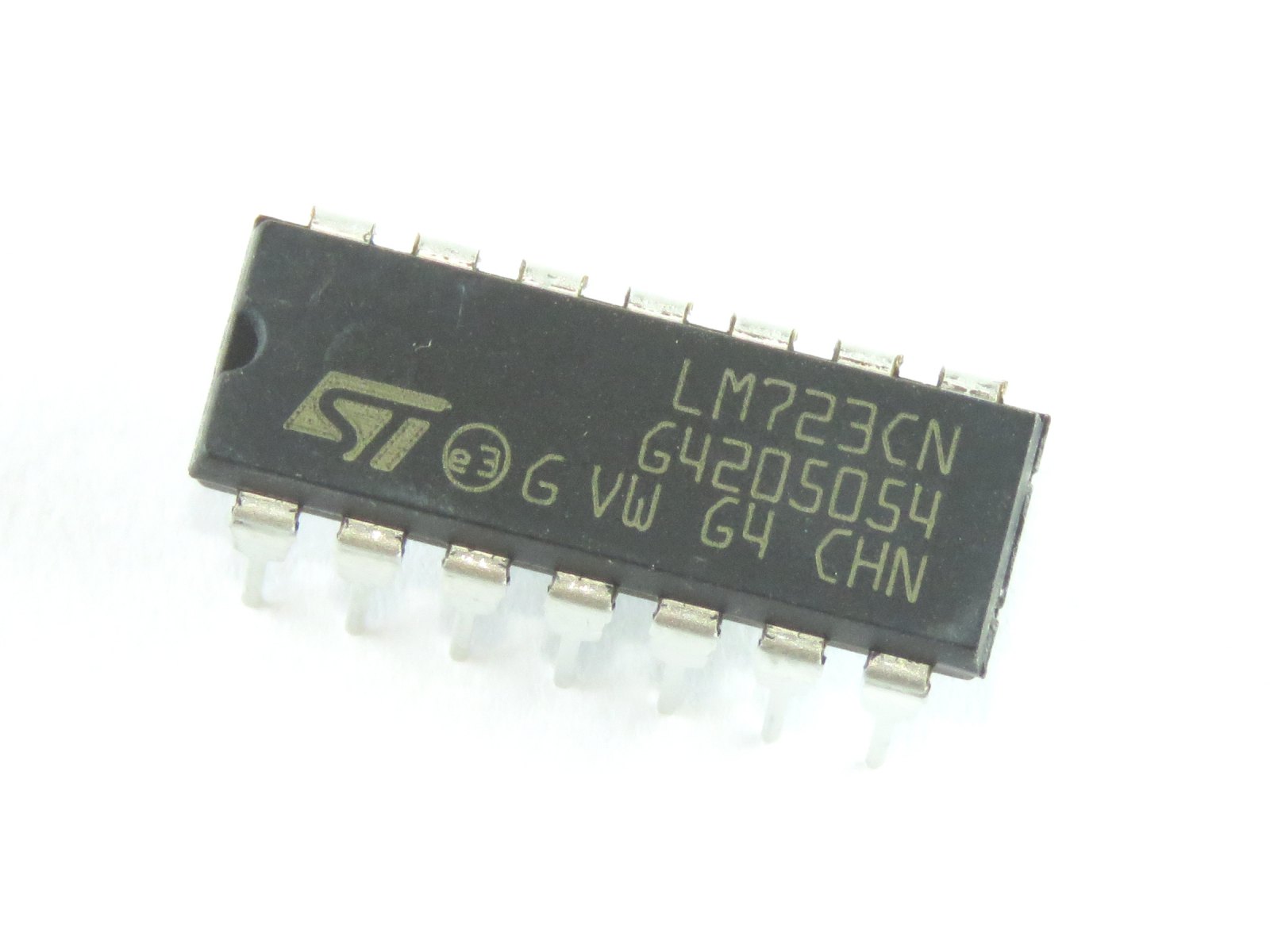 LM723CN